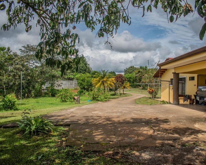 San Isidro De El General Linda Casa De Verano Con Amplias Zonas Verdes מראה חיצוני תמונה